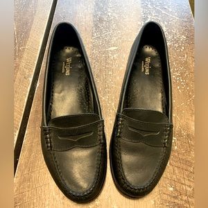 G.H. Bass Weejuns Black Leather Loafers size 9